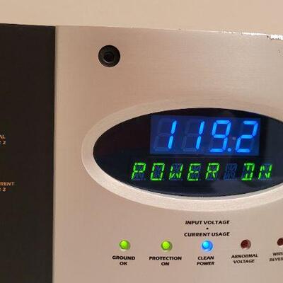 Lot 23: MONSTER POWER HTPS 7000 MKII Home Theatre Reference PURE POWER Power Source TESTED A+ 