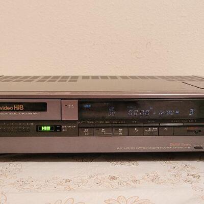 Lot 25: Vintage SONY EV-S900 Audio Video Cassette Recorder TESTED A+