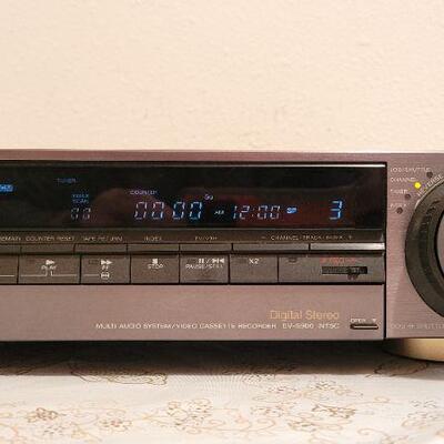Lot 25: Vintage SONY EV-S900 Audio Video Cassette Recorder TESTED A+