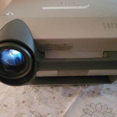 Lot 29: SHARP LCD Projector TESTED A+