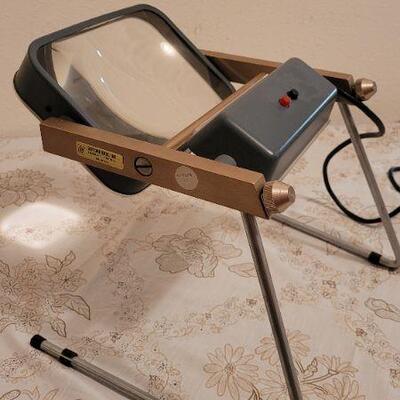 Lot 35: Vintage MASTER LENS Union Made Lighted Magnifier Tool