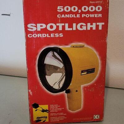 Lot 41: Vintage New Stock 500,000 Candle Power CORDLESS Spotlight