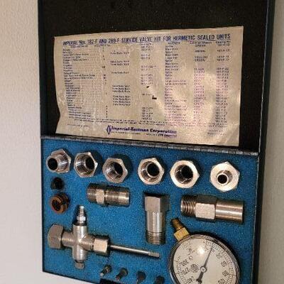 Lot 42: Vintage A LASER CO Valve and Gauge Kit
