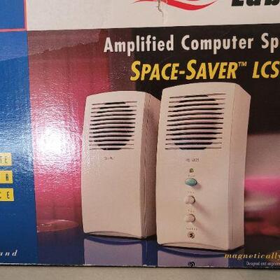 Lot 54: NEW Vintage Desktop Space Saver Amplified Computer Speakers 