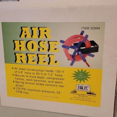 Lot 91: New in Box 120psi AIR HOSE REEL 