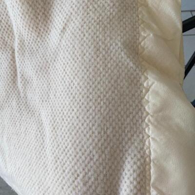 Vintage Cream Colored Faribo Twin Size Blanket YD#022-0110