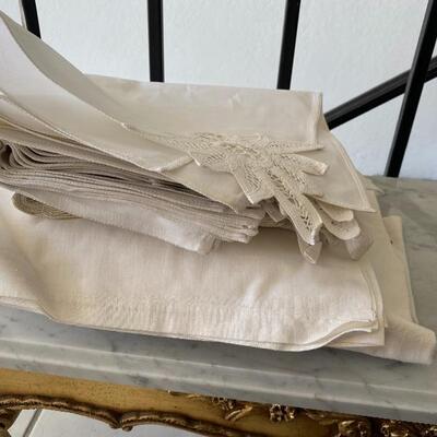 White Table Linen Dinner Napkins and Table Cloth YD#022-0111