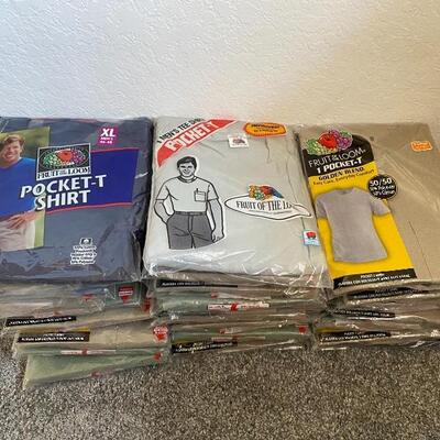 Lot of Men's Pocket T Shirts NEW IN PACKAGE Size XL YD#022-0122