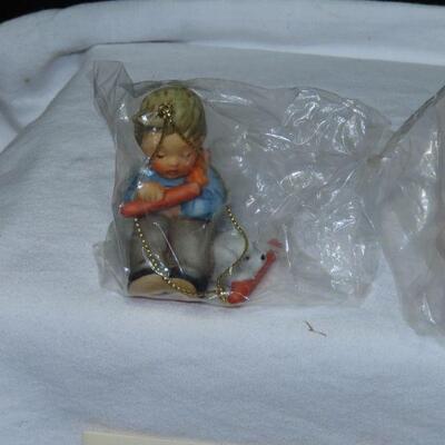 Hummel Lot #50