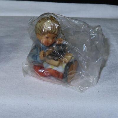 Hummel Lot #50