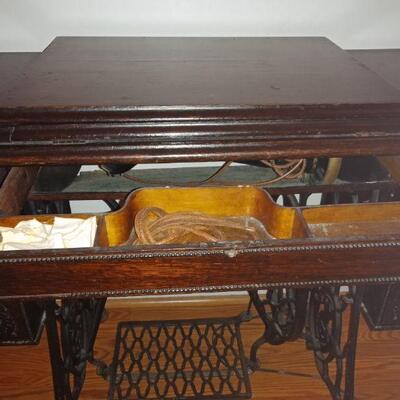 pick up Walpole-Singer Treadle Sewing Machine -pick up Walpole