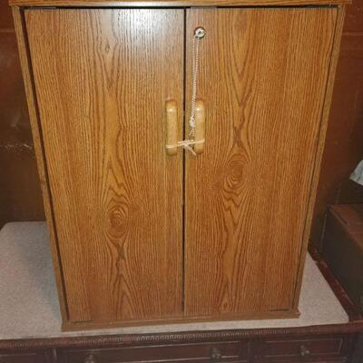 pick up Walpole-2 Door small storage cabs has key-pick up Walpole