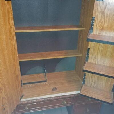 pick up Walpole-2 Door small storage cabs has key-pick up Walpole