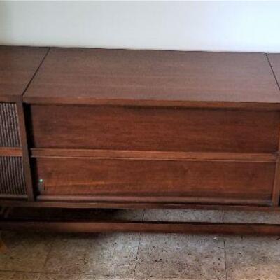 Lot #17  Mid Century GE Stereo/Radio in Cabinet