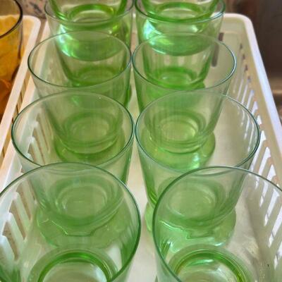 Set of 10 green glasses 