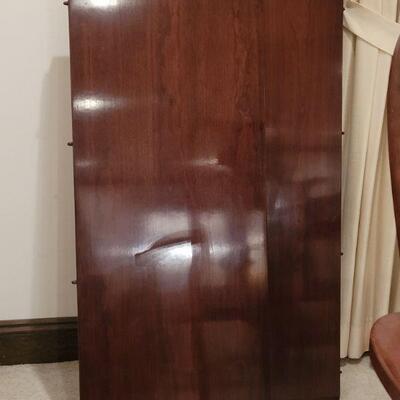 Lot 118: Bernhardt Cherrywood Dining Table with 8 Chairs & 2 Leaves