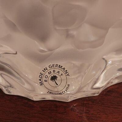 Lot 120: BOMBAY Cherub Crystal Vase (7.5" Ã— 6")