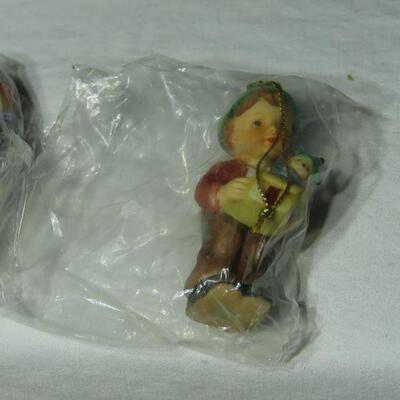 Hummel Lot #51