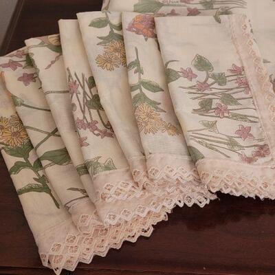 Lot 134: (2) Tablecloth & Napkin Sets