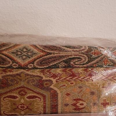 Lot 136: New Karâ€¢aâ€¢van Tapestry Throw