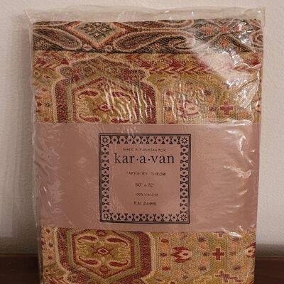 Lot 136: New Karâ€¢aâ€¢van Tapestry Throw