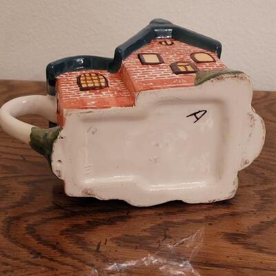 Lot 145: Vintage Teapot