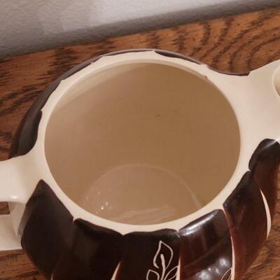 Lot 146: Vintage Teapot