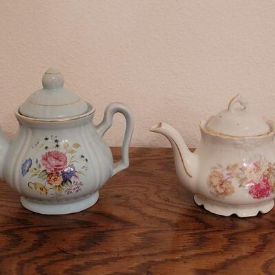 Lot 150: (2) Vintage Transfer Floral Small Teapots 