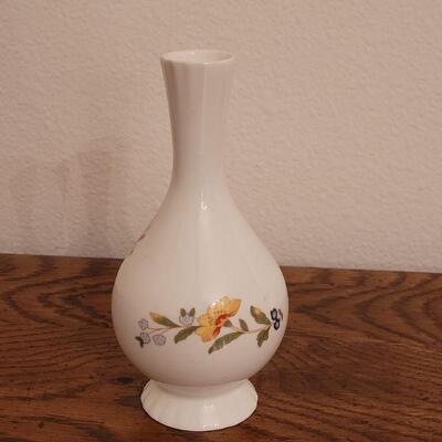 Lot 151: Ainsley Vase