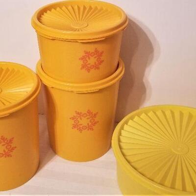 Lot #45  6 Pieces Vintage Tupperware - 1970's