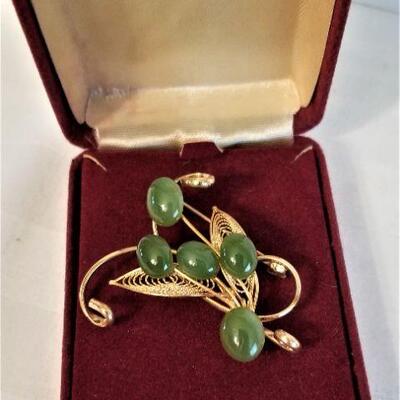 Lot #48  Freshwater Pearl Necklace and Vintage Gold Filled Brooch