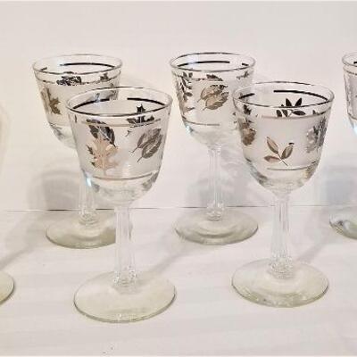 Lot #49  Set of 8 Vintage Wine Glasses
