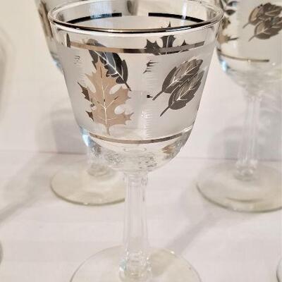 Lot #49  Set of 8 Vintage Wine Glasses