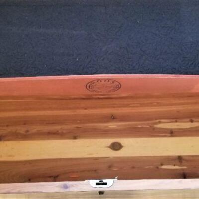 Lot #60  Vintage Roos Sweetheart Cedar Chest - very clean