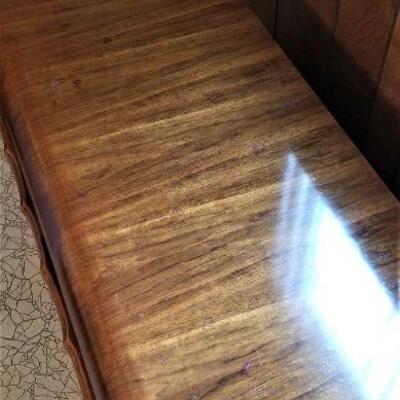 Lot #60  Vintage Roos Sweetheart Cedar Chest - very clean