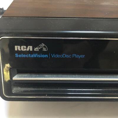Lot 1 - RCA Video Disc Player & Discs