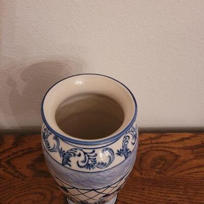 Lot 159: Blue & White Vase