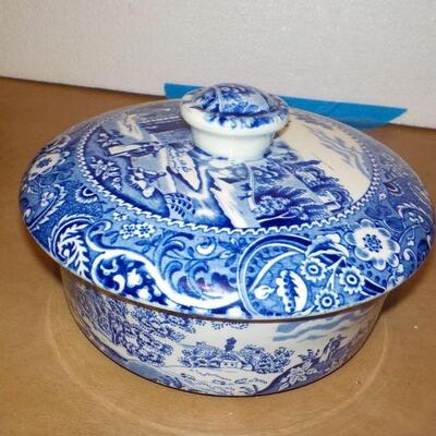 " W.R. Midwinter Landscape servingnbowl with cover 7in."