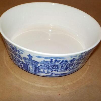 " W.R. Midwinter Landscape servingnbowl with cover 7in."
