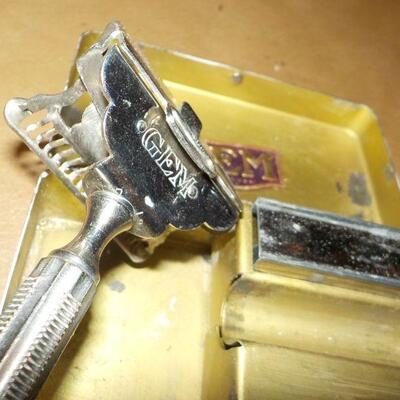 :"1940's Gem Travel Razor with case and blade holder".