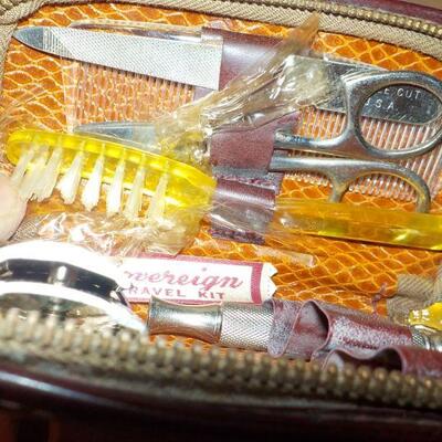 " Gillette Leather Sovereign Travel Kit" est. 1940's.