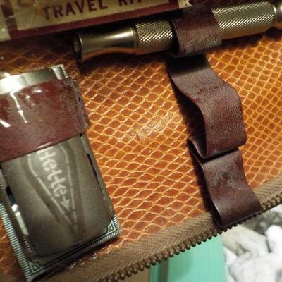 " Gillette Leather Sovereign Travel Kit" est. 1940's.