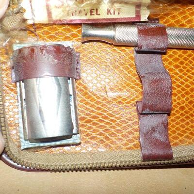 " Gillette Leather Sovereign Travel Kit" est. 1940's.