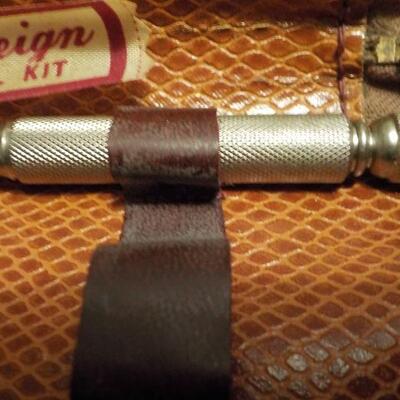 " Gillette Leather Sovereign Travel Kit" est. 1940's.