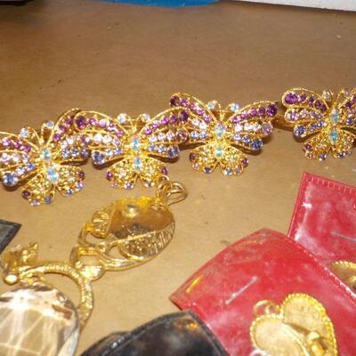 " Custom Jewelry accessory kit/ 100+ pieces ".