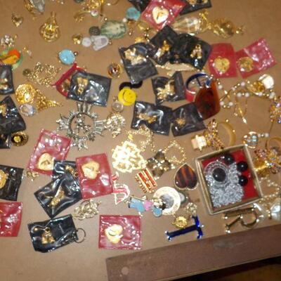 " Custom Jewelry accessory kit/ 100+ pieces ".