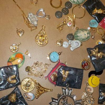 " Custom Jewelry accessory kit/ 100+ pieces ".