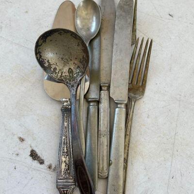 Mixed lot of old flatware 