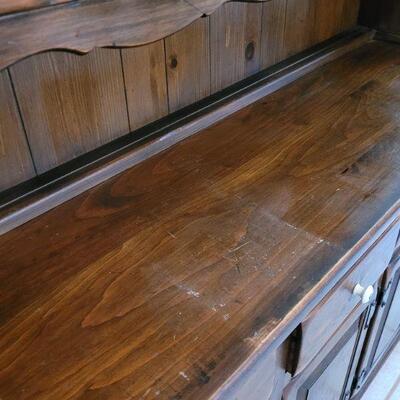 Lot 180: Ethan Allen China Hutch (60" Ã— 76")