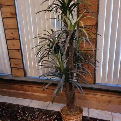 Lot 181: Handmade Silk Tree - Made in Loveland 